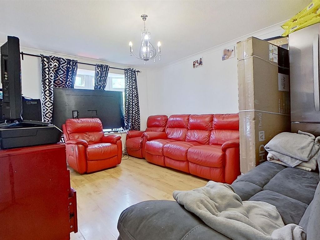 3 bed terraced house for sale in Bayard Avenue, Downs Barn, Milton Keynes MK14, £305,000