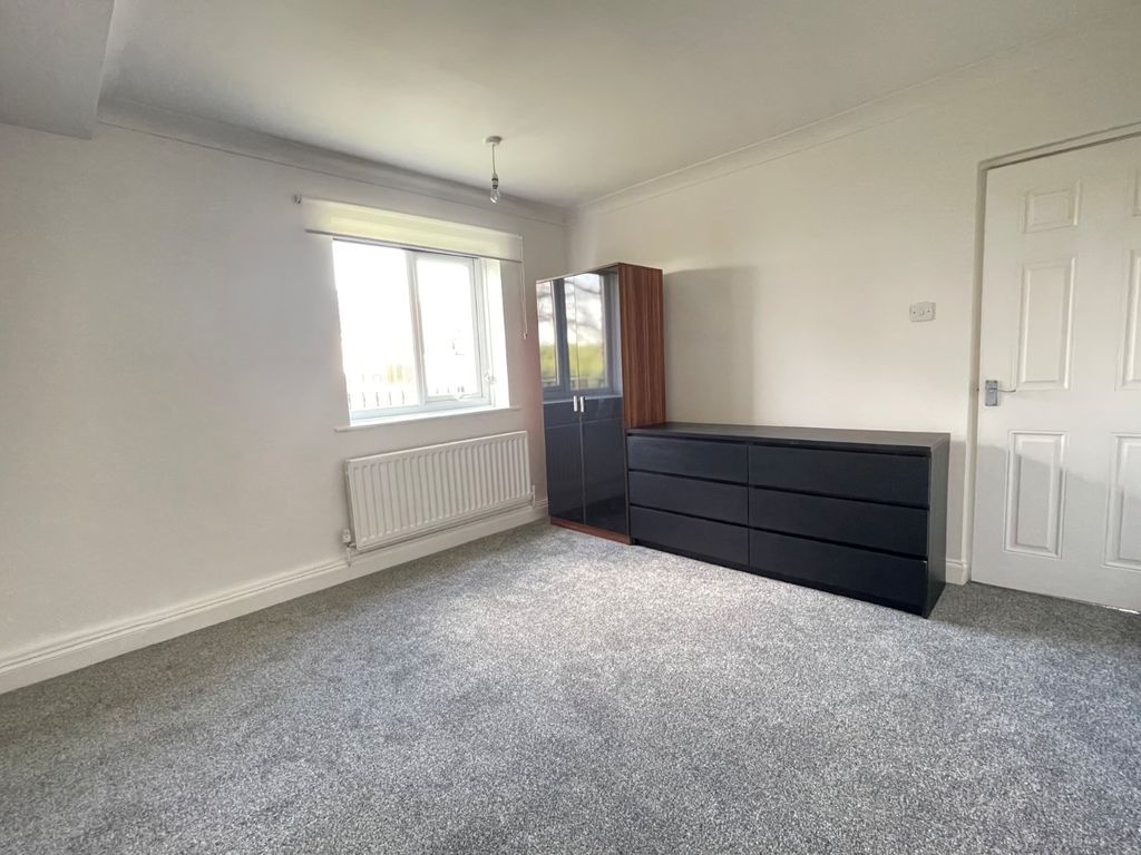 2 bed flat for sale in Wycliffe Avenue, Newcastle Upon Tyne, Tyne And Wear NE3, £67,500