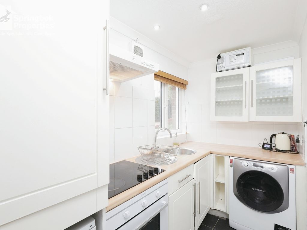 1 bed flat for sale in Bayman Manor, Lye Green Road, Chesham, Buckinghamshire HP5, £165,000