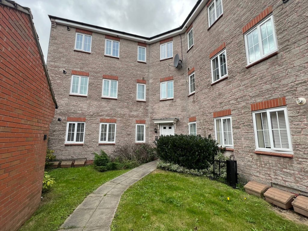 2 bed flat for sale in Llanidloes Mews, Duffryn, Newport NP10, £170,000