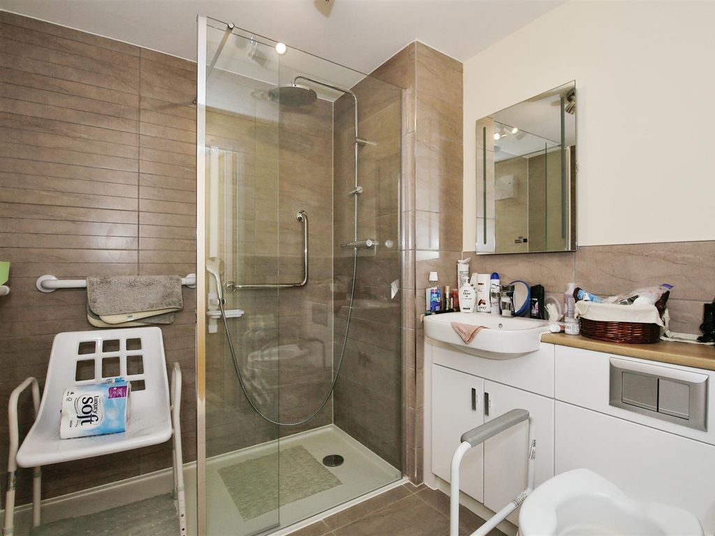 1 bed flat for sale in Kempley Close, Hampton Centre, Peterborough PE7, £175,000