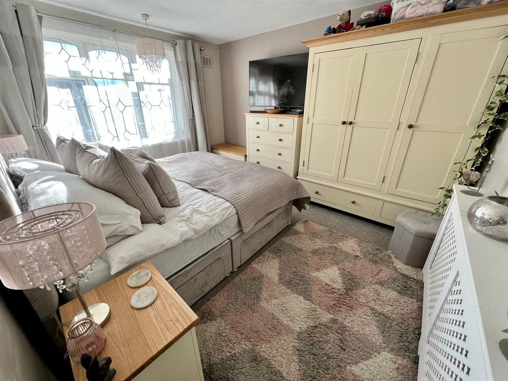 3 bed semi-detached house for sale in Ridgeway Road, Wordsley DY8, £210,000