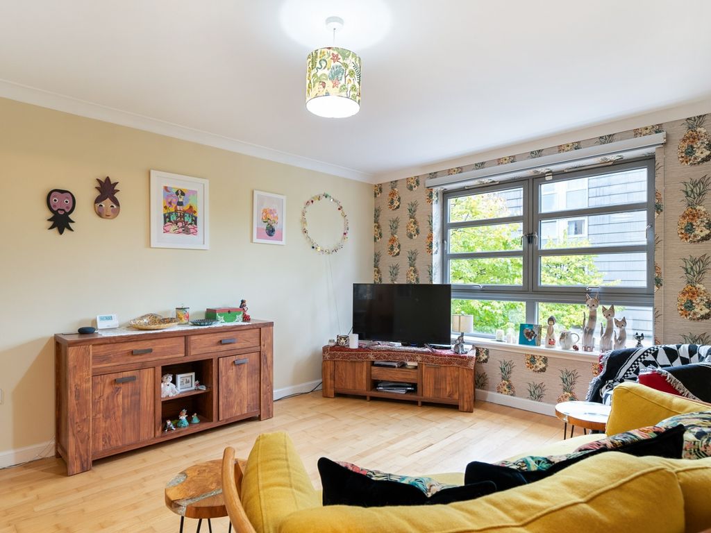 2 bed flat for sale in Errol Gardens, New Gorbals, Glasgow G5, £149,000