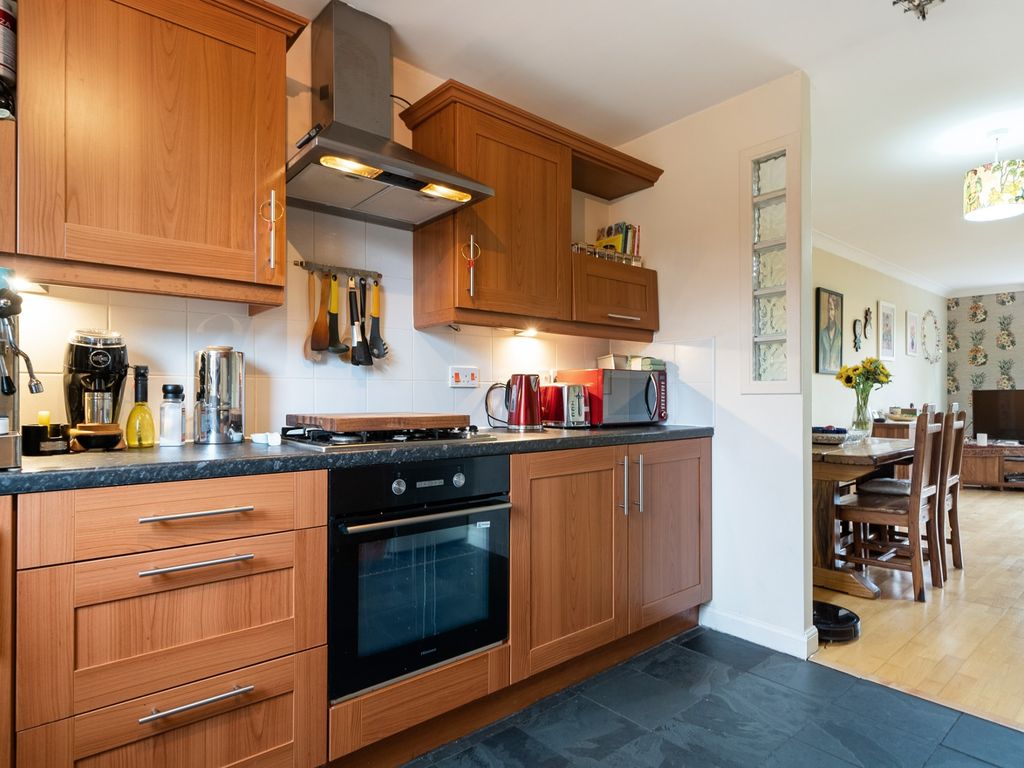 2 bed flat for sale in Errol Gardens, New Gorbals, Glasgow G5, £149,000