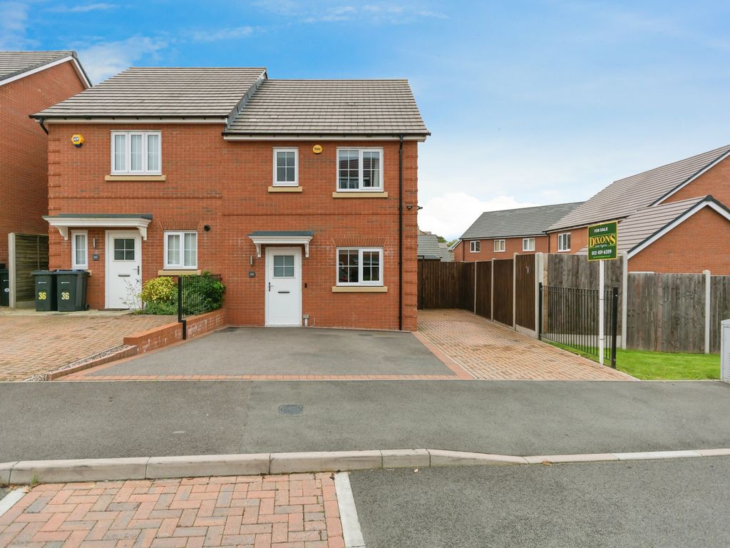 3 bed semi-detached house for sale in Hawthorn Way, Birmingham B38, £325,000