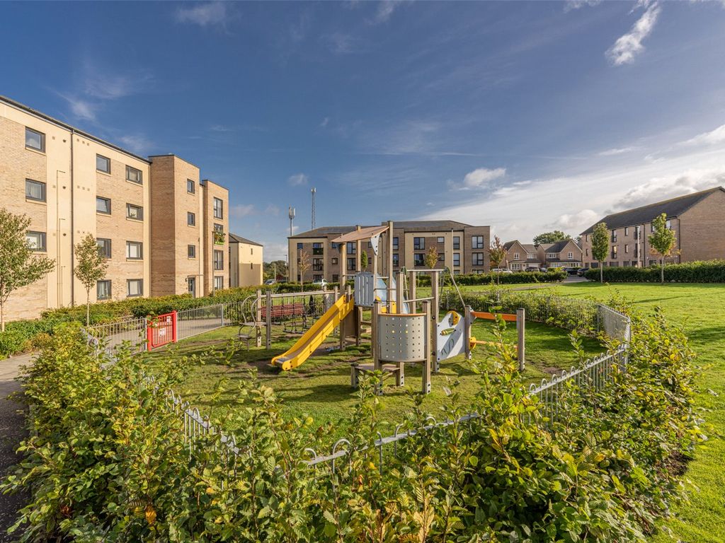 2 bed flat for sale in Daybell Loan, South Queensferry EH30, £205,000