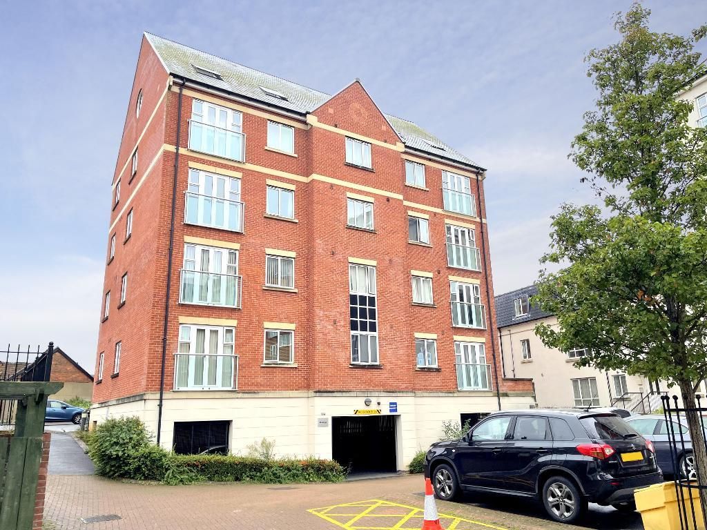 1 bed flat for sale in Ushers Court, Trowbridge, Wiltshire BA14, £135,000