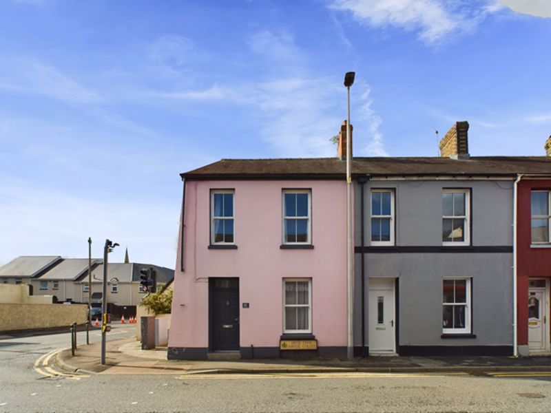 2 bed end terrace house for sale in Water Street, Carmarthen SA31, £112,500