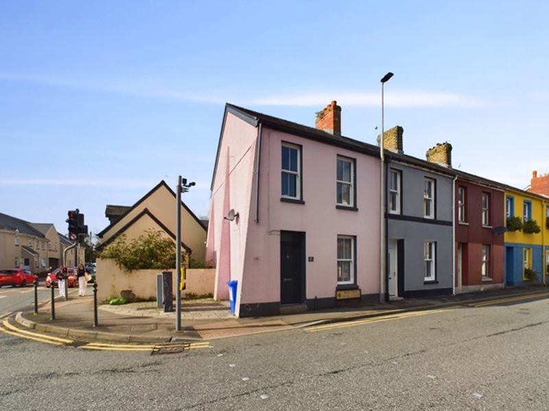 2 bed end terrace house for sale in Water Street, Carmarthen SA31, £112,500