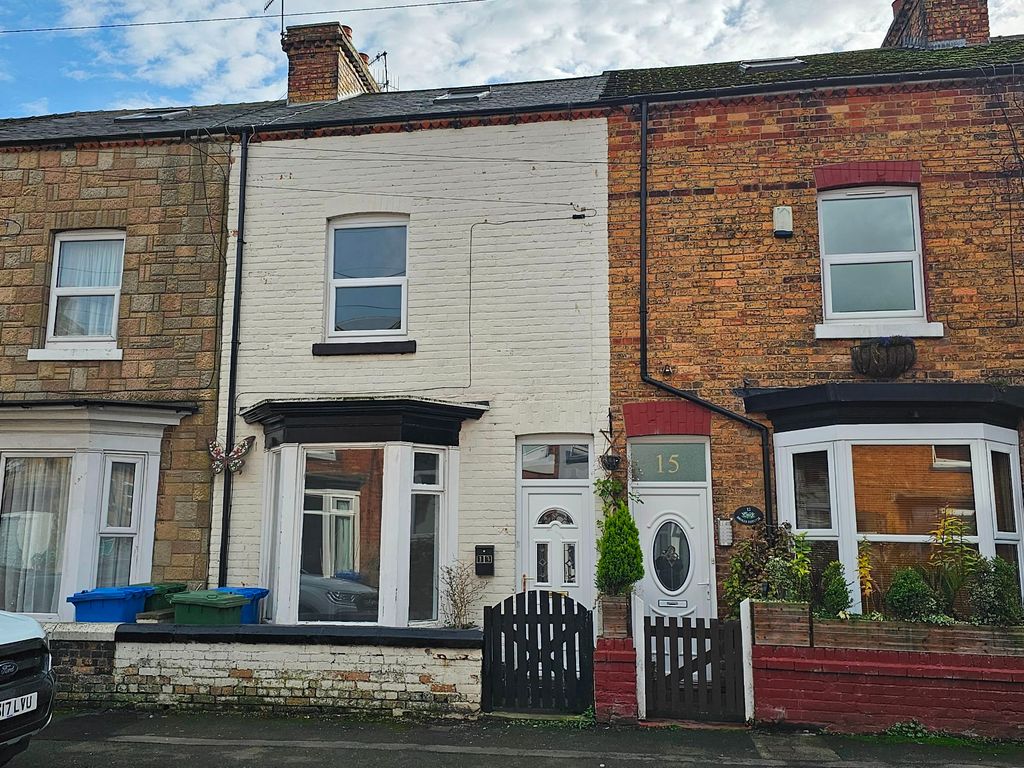 2 bed terraced house for sale in Spring Bank, Scarborough YO12, £129,950