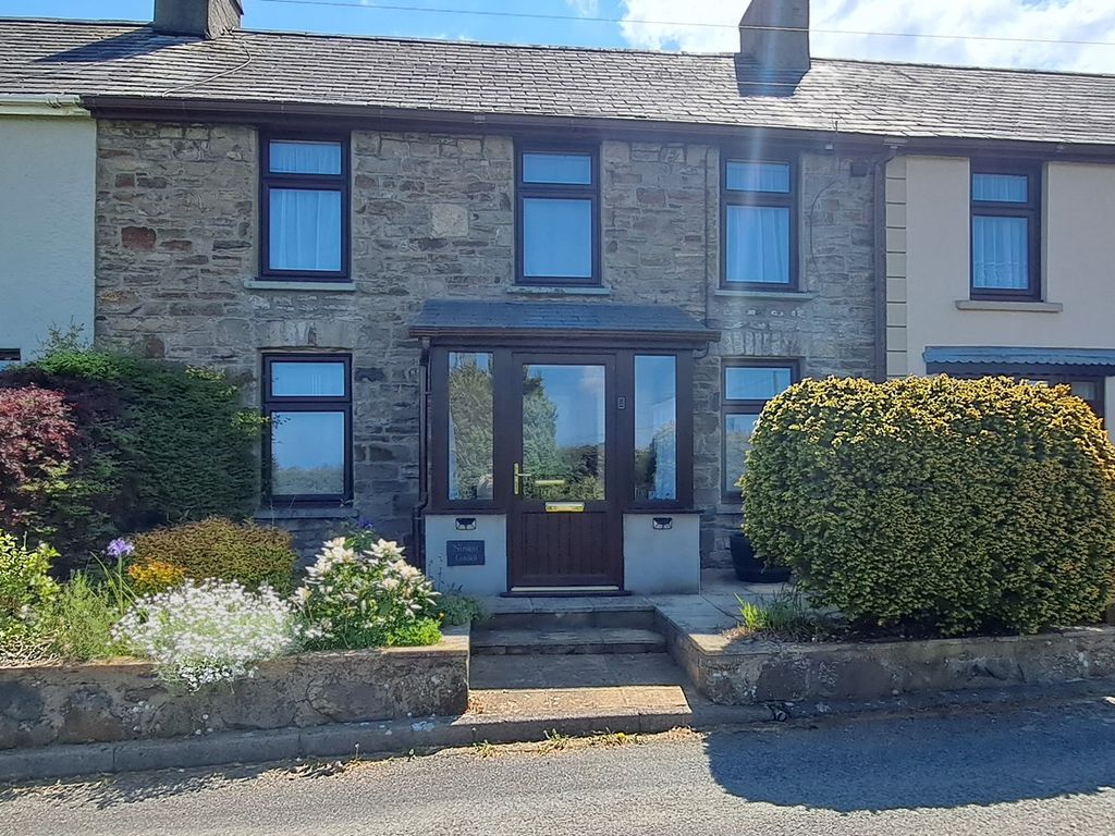 3 bed terraced house for sale in Llanllwni, Pencader SA39, £165,000