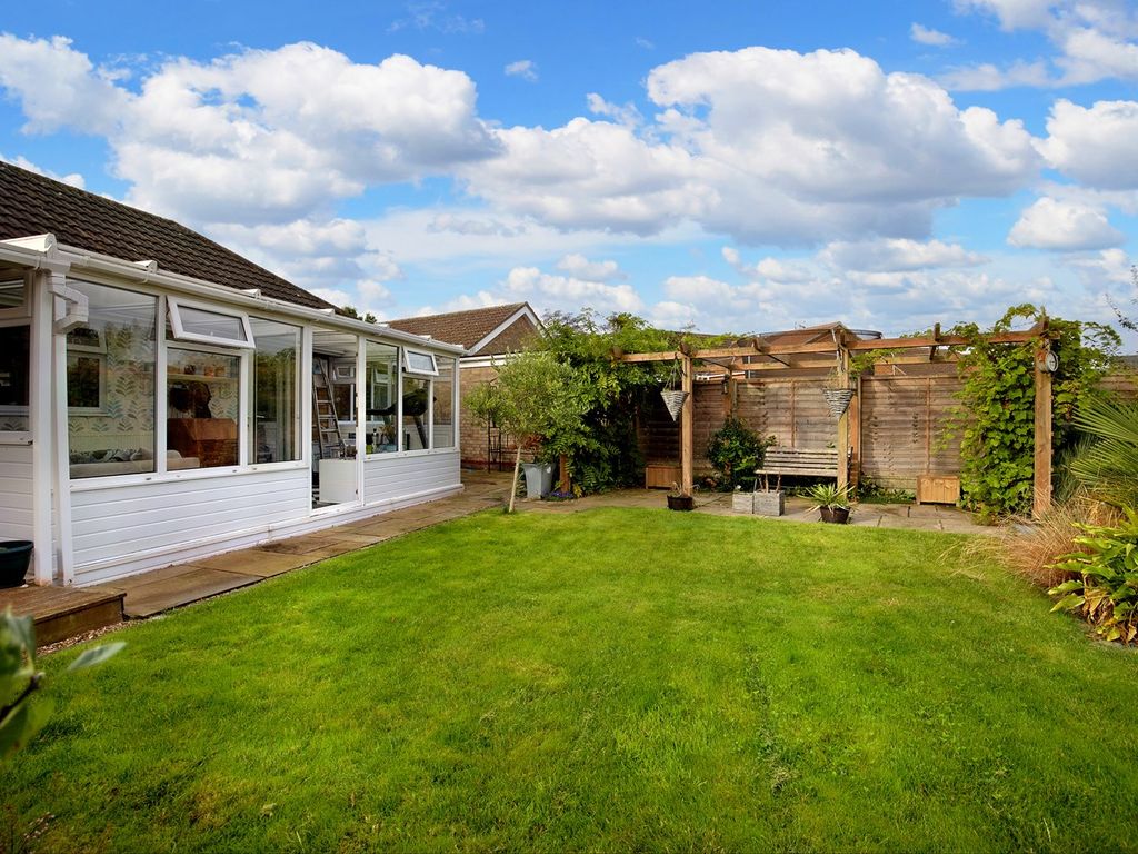 3 bed detached bungalow for sale in Coles Avenue, Alford LN13, £270,000