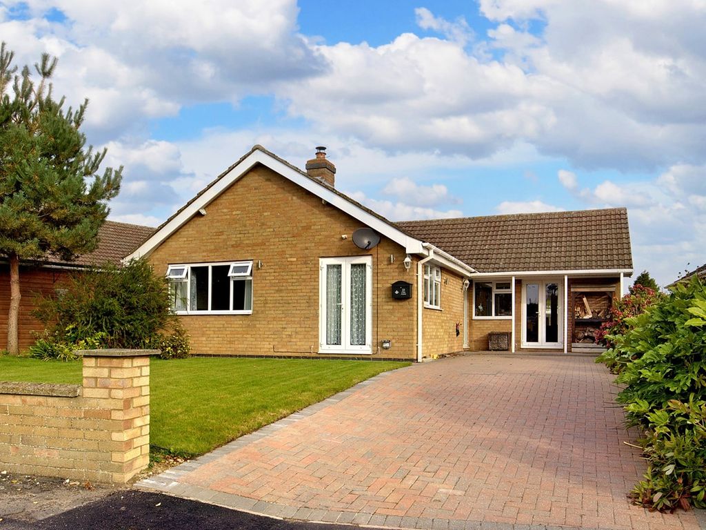 3 bed detached bungalow for sale in Coles Avenue, Alford LN13, £270,000