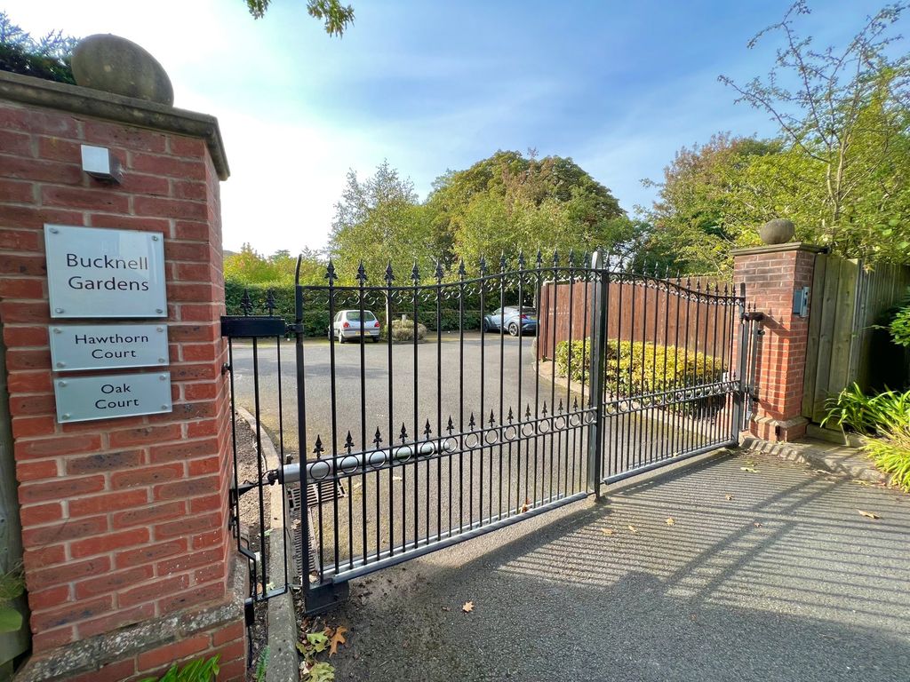 2 bed flat for sale in Hawthorn Court, Bucknell Close, Solihull B91, £294,000