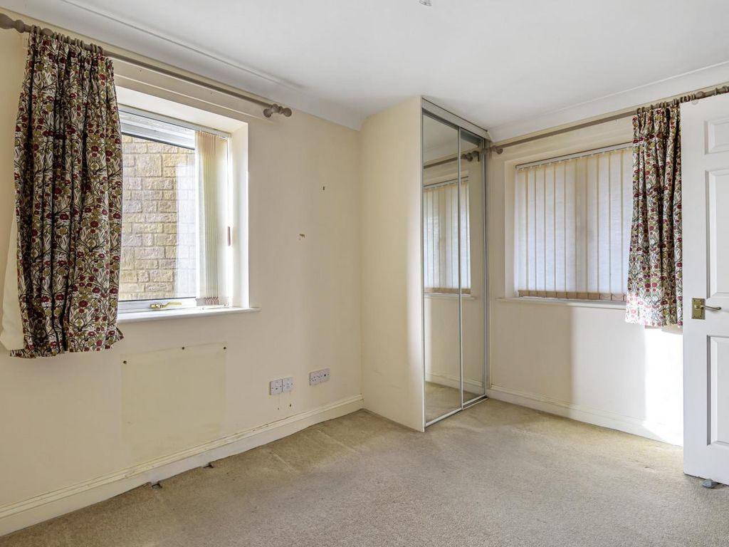 2 bed flat for sale in Long Street, Sherborne, Dorset DT9, £120,000