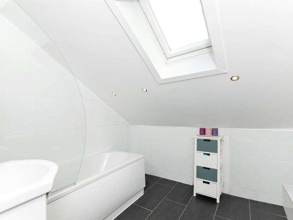 3 bed maisonette for sale in Forth Place, Stirling, Stirlingshire FK8, £210,000