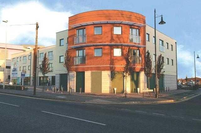 2 bed flat for sale in Moor Street, West Bromwich B70, £120,000
