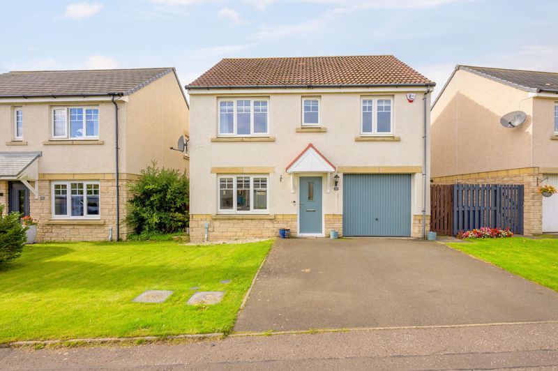 4 bed detached house for sale in Middlebank Rise, Dunfermline KY11, £275,000