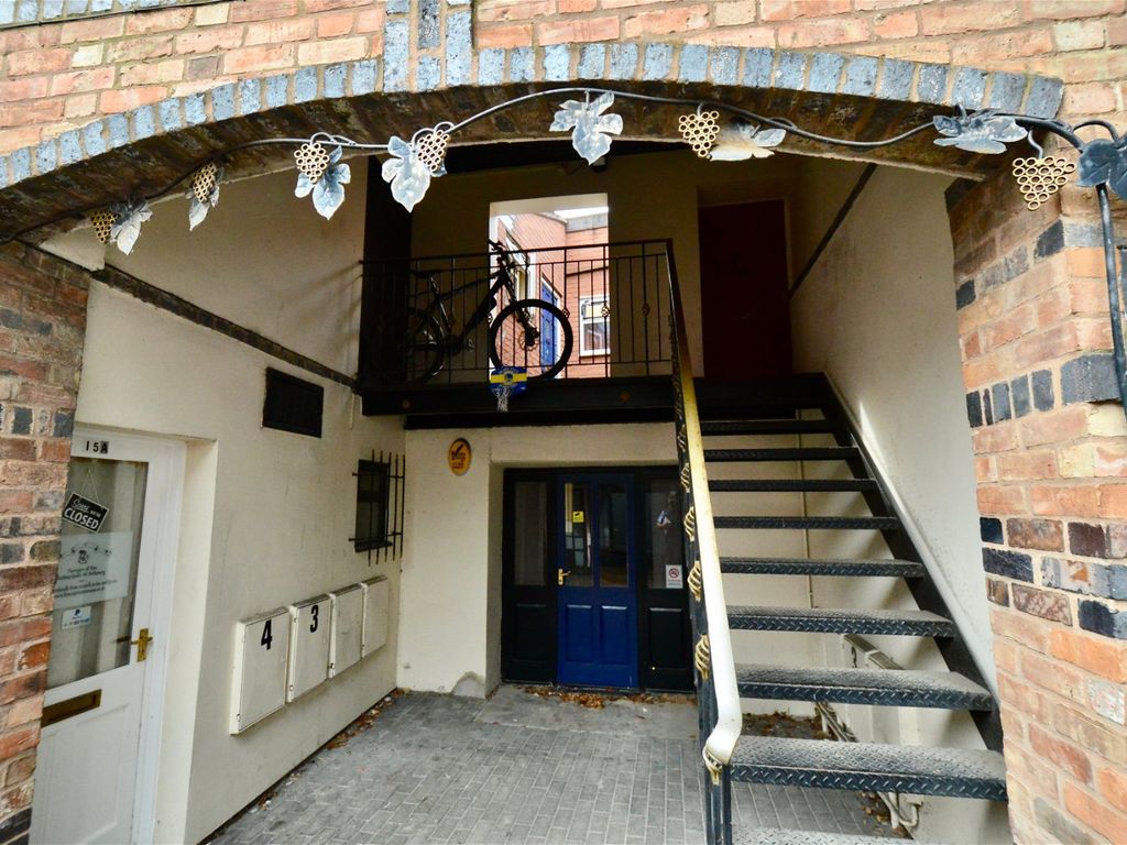 1 bed flat for sale in Vine Street, Evesham WR11, £80,000