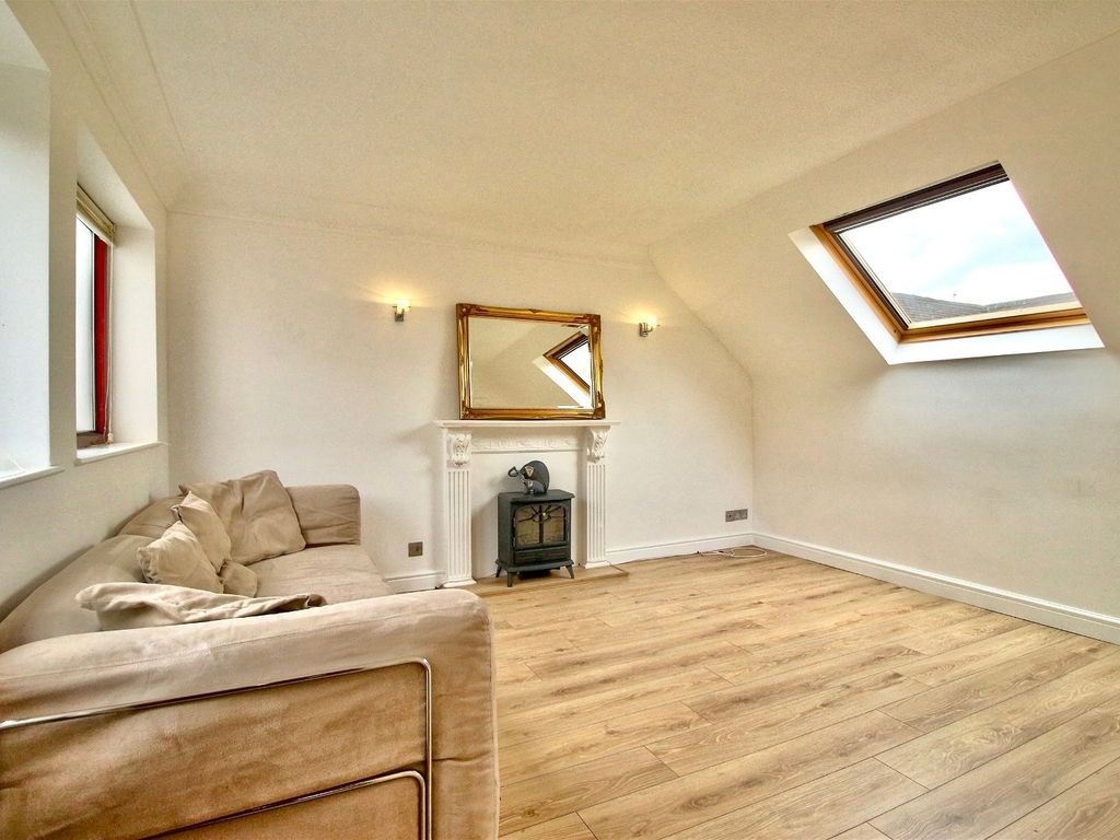 1 bed flat for sale in Avon Street, Evesham WR11, £94,000