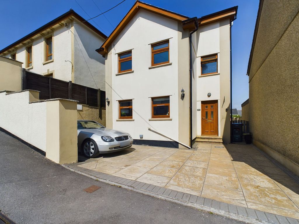 4 bed detached house for sale in Somerset Street, Brynmawr NP23, £280,000