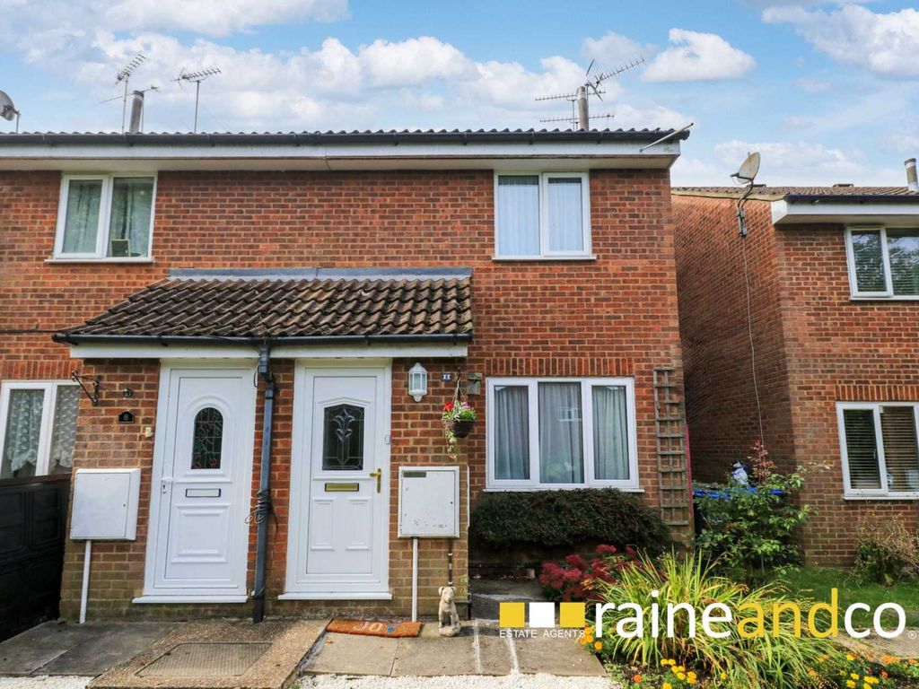 1 bed town house for sale in Far End, Hatfield AL10, £245,000