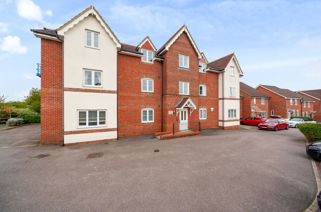 1 bed flat for sale in Fuchsia Grove, Shinfield, Reading RG2, £185,000