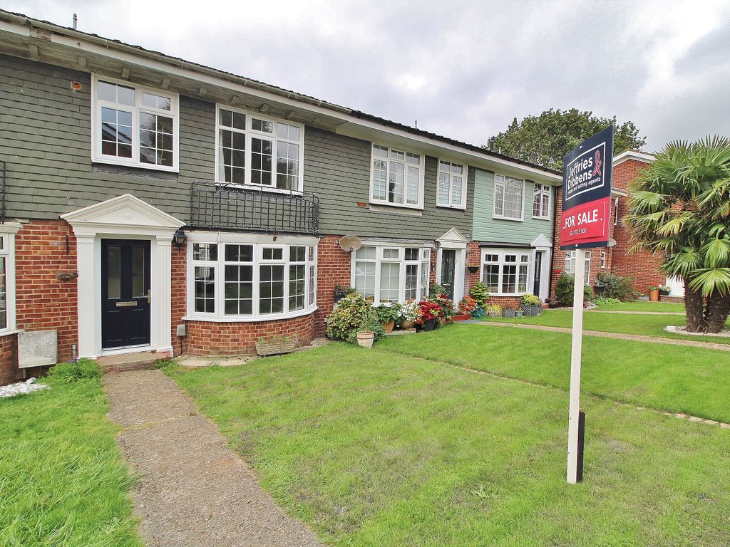 3 bed terraced house for sale in Freshfield Gardens, Waterlooville PO7, £264,495