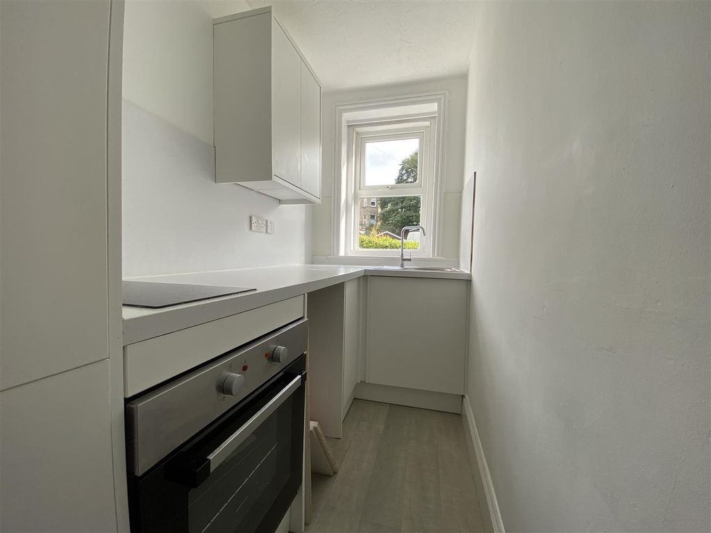 1 bed flat for sale in Southcote Road, Bournemouth BH1, £130,000