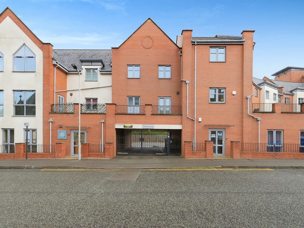 2 bed flat for sale in Tempest Street, Wolverhampton WV2, £130,000