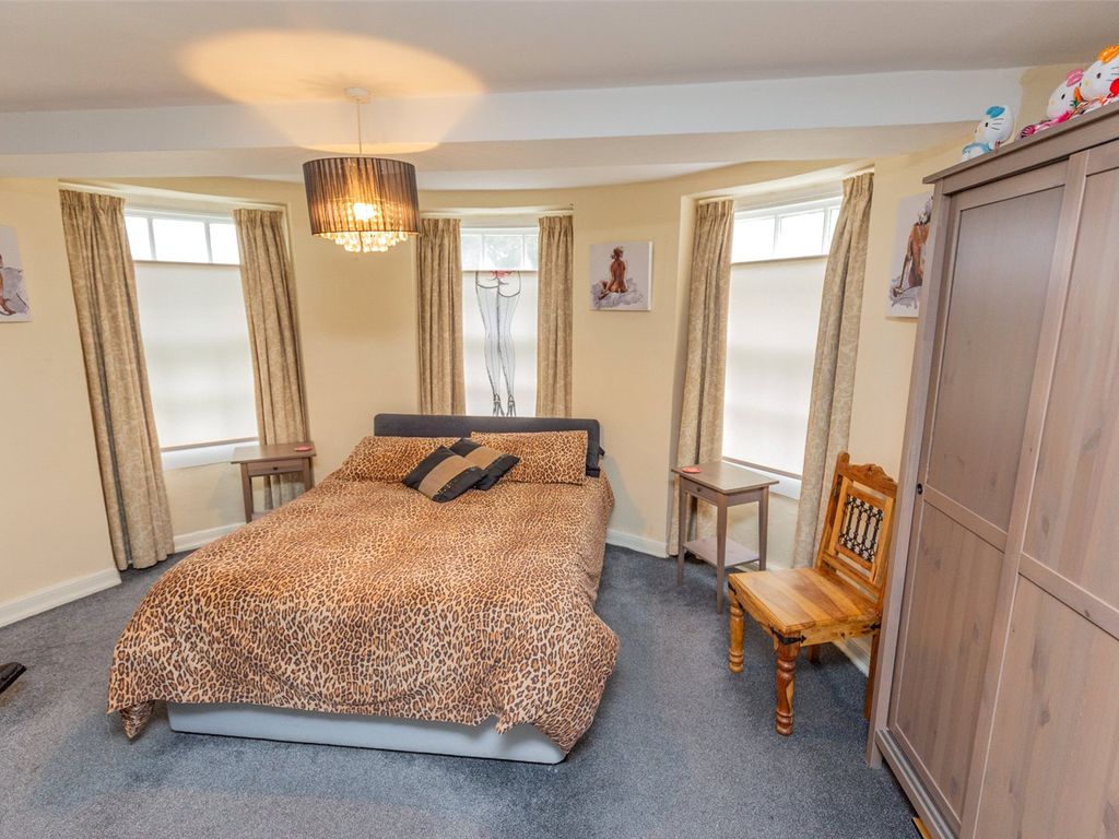 2 bed flat for sale in Henbury Road, Henbury, Bristol BS10, £260,000