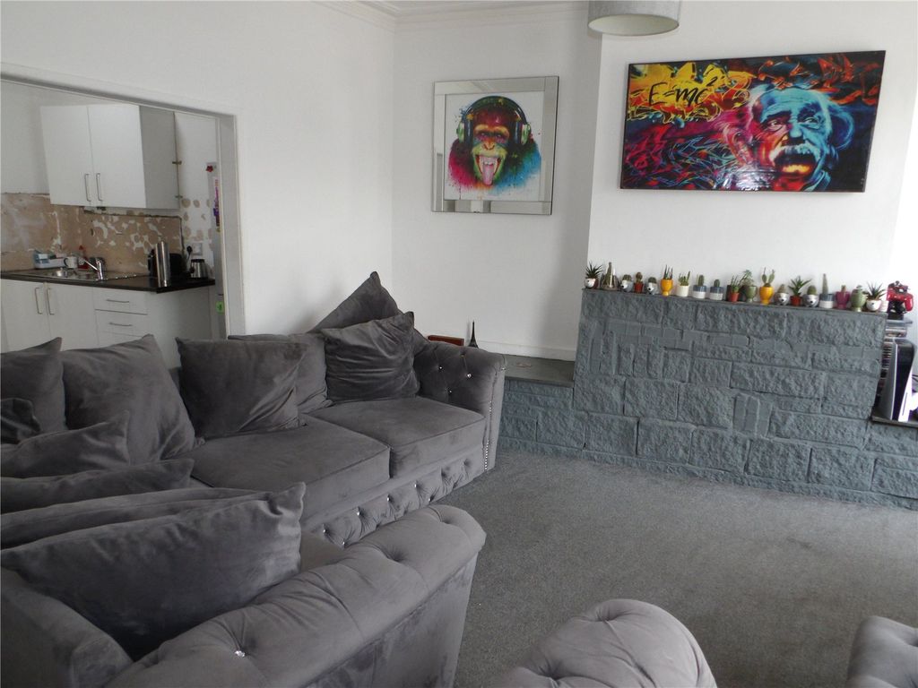 2 bed flat for sale in Rice Lane, Liverpool, Merseyside L9, £70,000