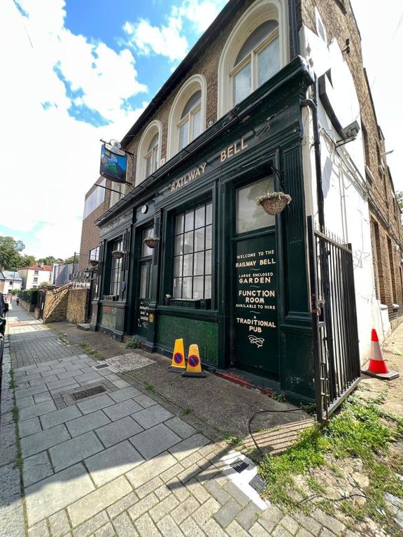 Pub/bar for sale in The Railway Bell, 14 Cawnpore Street, London SE19, Non quoting