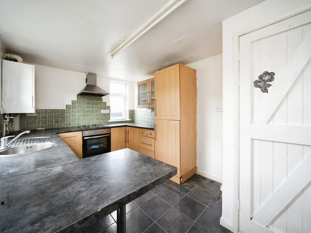 3 bed end terrace house for sale in Baker Street, Luton LU1, £260,000