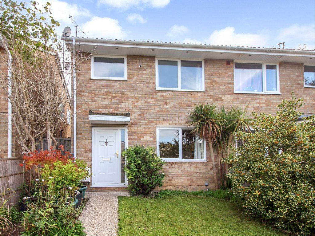 3 bed semi-detached house for sale in Hillside Road, Hungerford RG17, £325,000