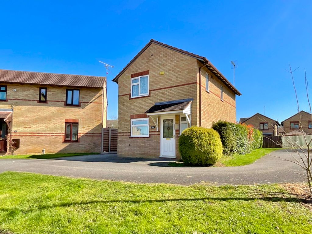 3 bed detached house for sale in Charnwood Close, Daventry NN11, £260,000
