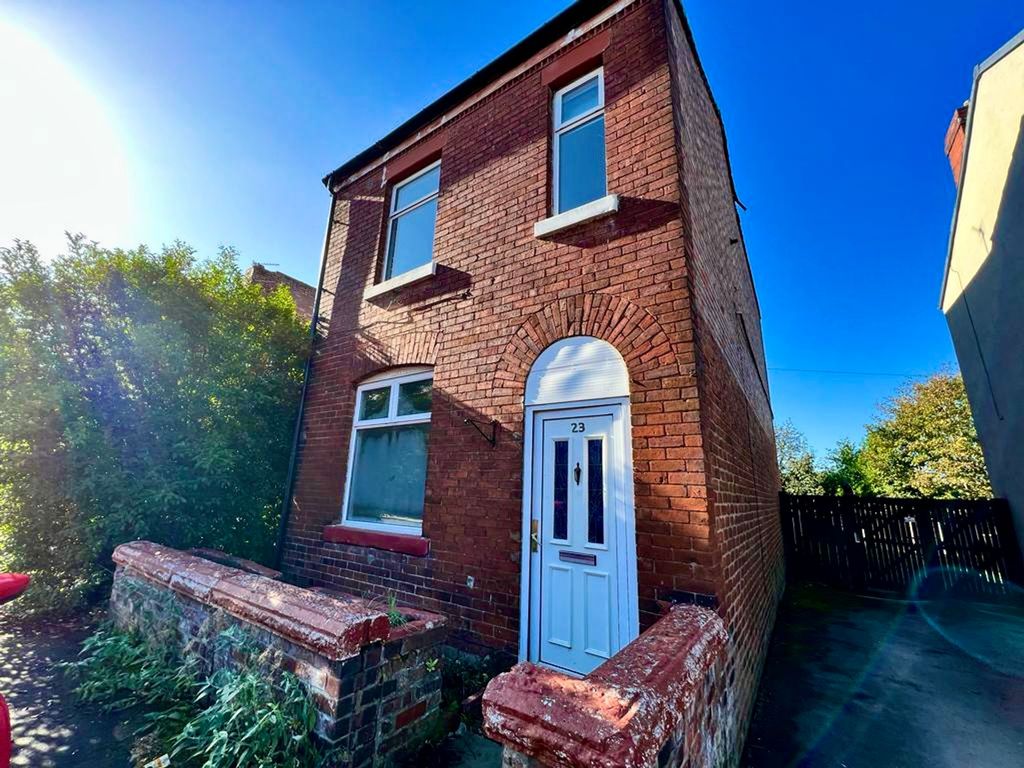 4 bed detached house for sale in Mount Street, Swinton M27, £240,000