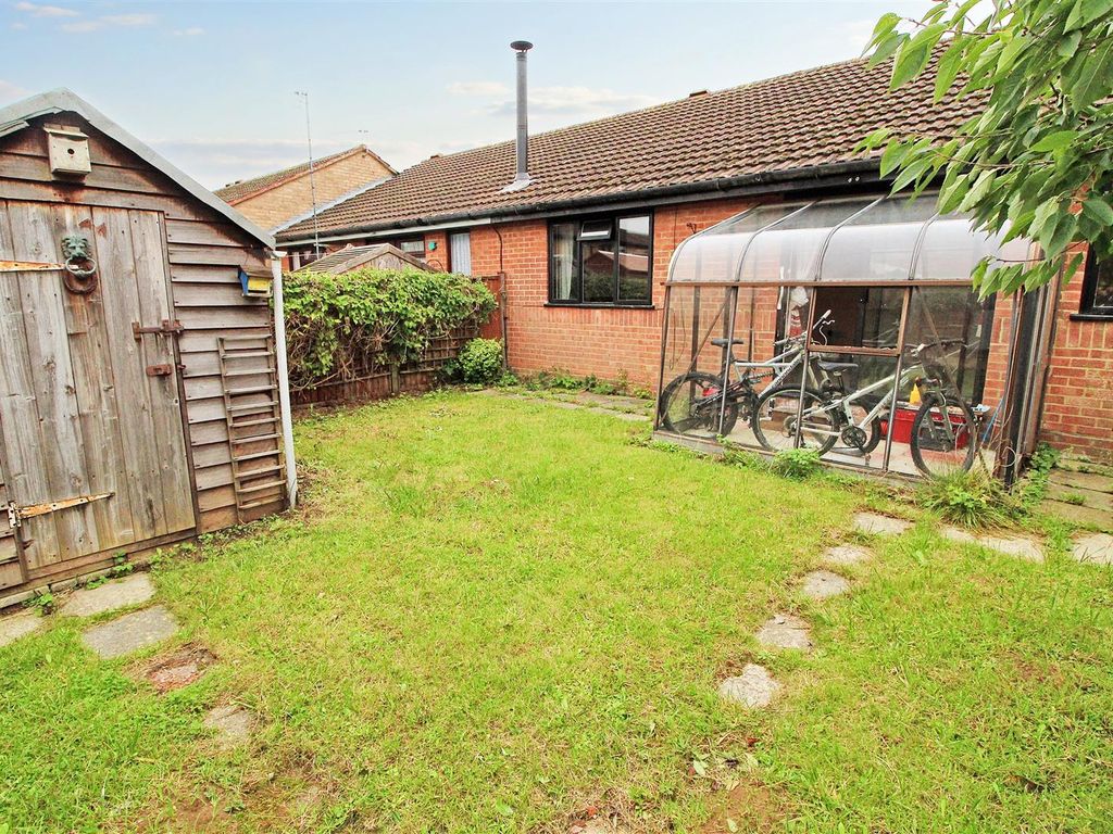 2 bed bungalow for sale in Sokeman Close, Greenleys, Milton Keynes MK12, £230,000