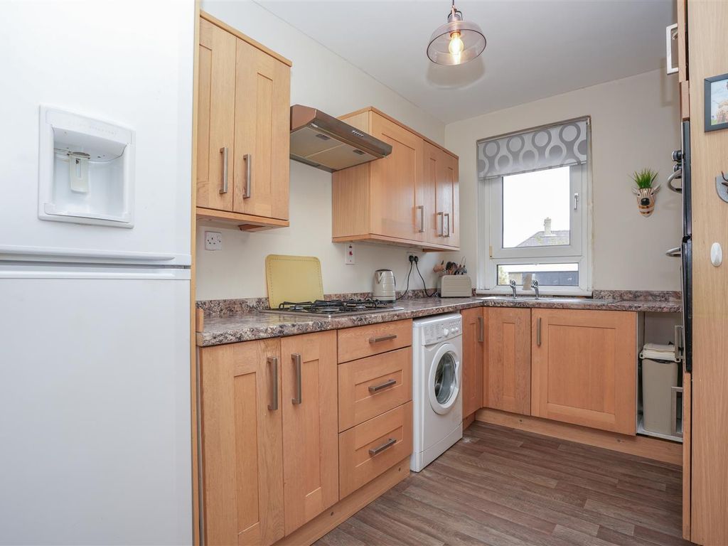 2 bed flat for sale in Vulcan Street, Motherwell ML1, £70,000