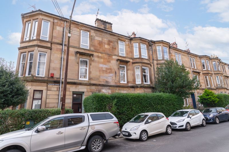 2 bed flat for sale in Skirving Street, Shawlands G41, £210,000