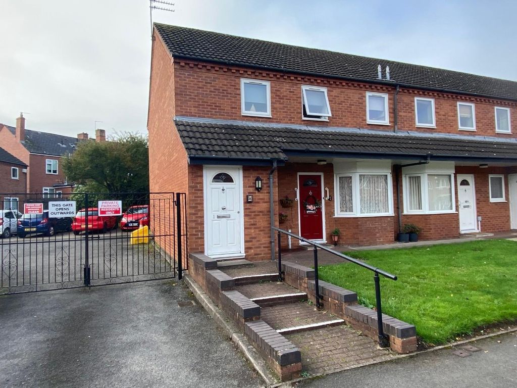2 bed property for sale in Lower Queen Street, Sutton Coldfield B72, £125,000
