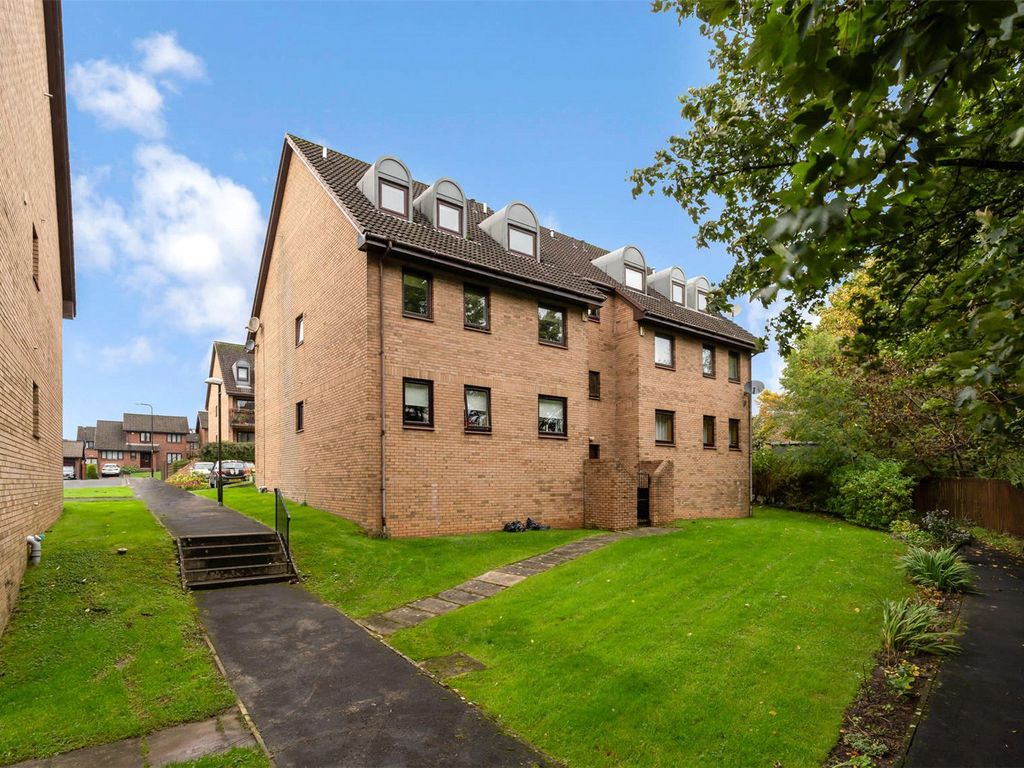 1 bed flat for sale in Burnside Court, Bearsden, Glasgow, East Dunbartonshire G61, £150,000