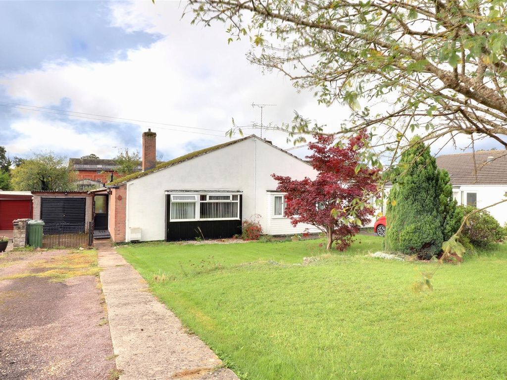 2 bed semi-detached bungalow for sale in Crescent Close, Stonehouse GL10, £249,950
