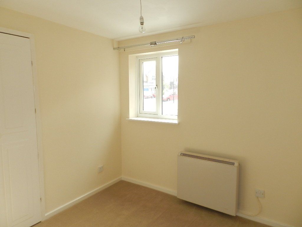 2 bed flat for sale in Greenhead Gardens, Chapeltown, Sheffield S35, £125,000