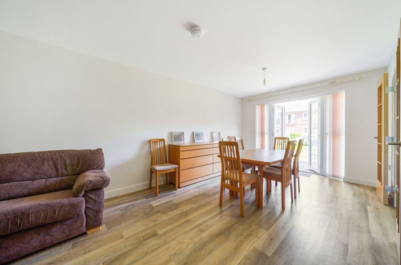 1 bed flat for sale in The Retreat, Princes Risborough HP27, £305,000