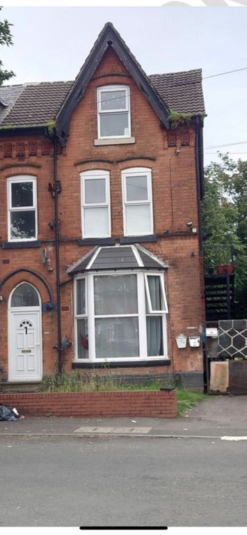 3 bed flat for sale in Edgbaston Road, Smethwick B66, £230,000