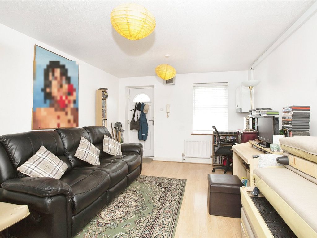 1 bed terraced house for sale in Elgar Close, Plaistow, London E13, £200,000