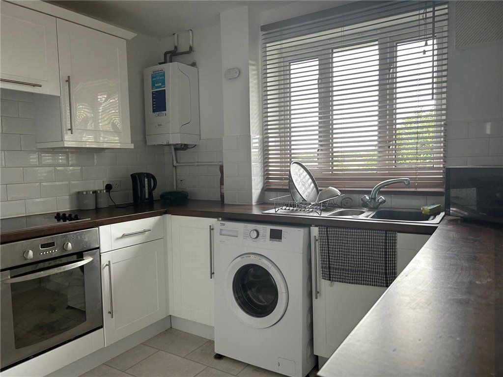 1 bed flat for sale in Glebe Road, Kelvedon, Colchester CO5, £140,000