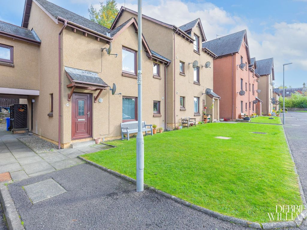 2 bed flat for sale in Craigard Road, Callander FK17, £140,000