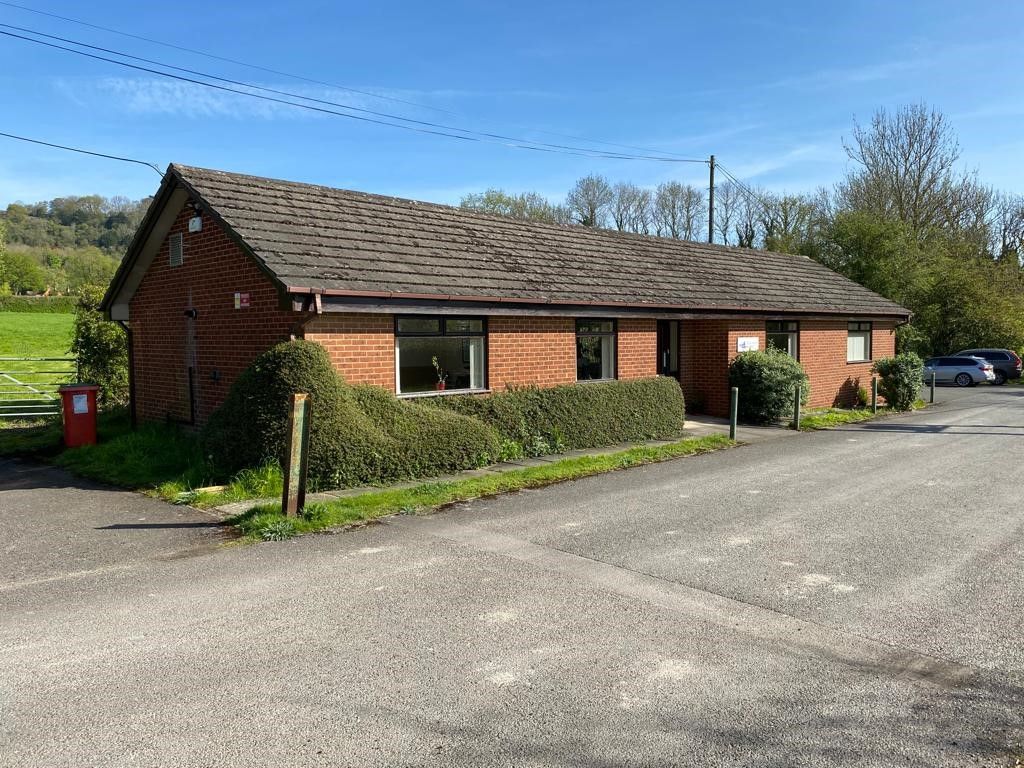 Office for sale in Nionisle House, Station Road, Betchworth RH3, £305,000